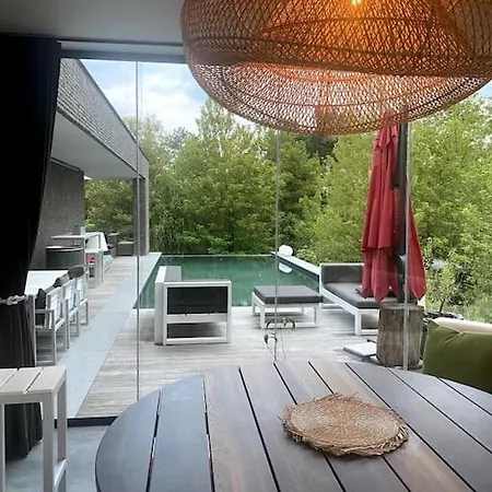 Hébergement de vacances Duinenhuisje, Poolhouse Met Prive Zwembad En Buitendouche *